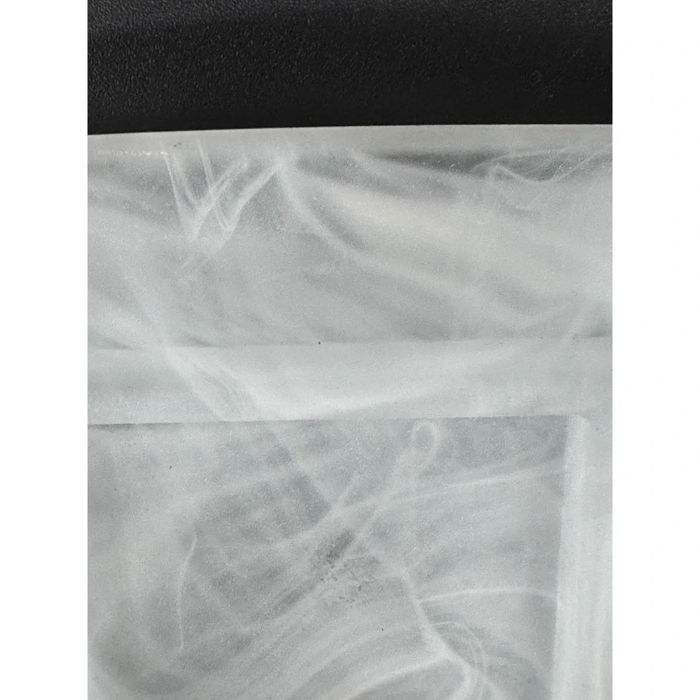 White‎ Swirl Glass Plate by PartiLites Indulgences